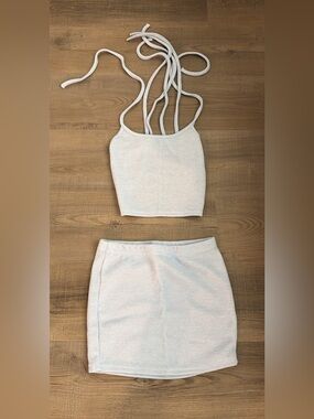 Bundle of clothing for sale cannot separate